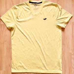 Men's Hollister V Neck Tee Shirt